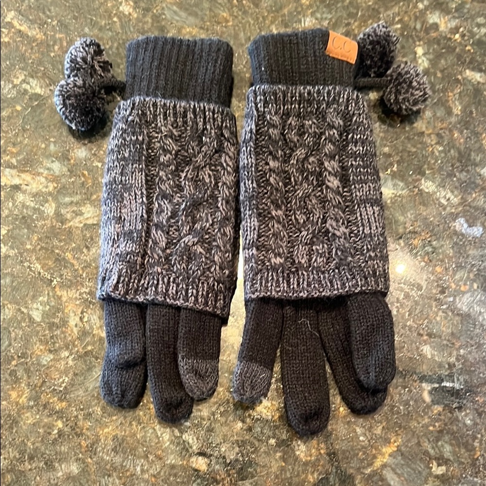 CC Skye Black and Gray Knit Gloves